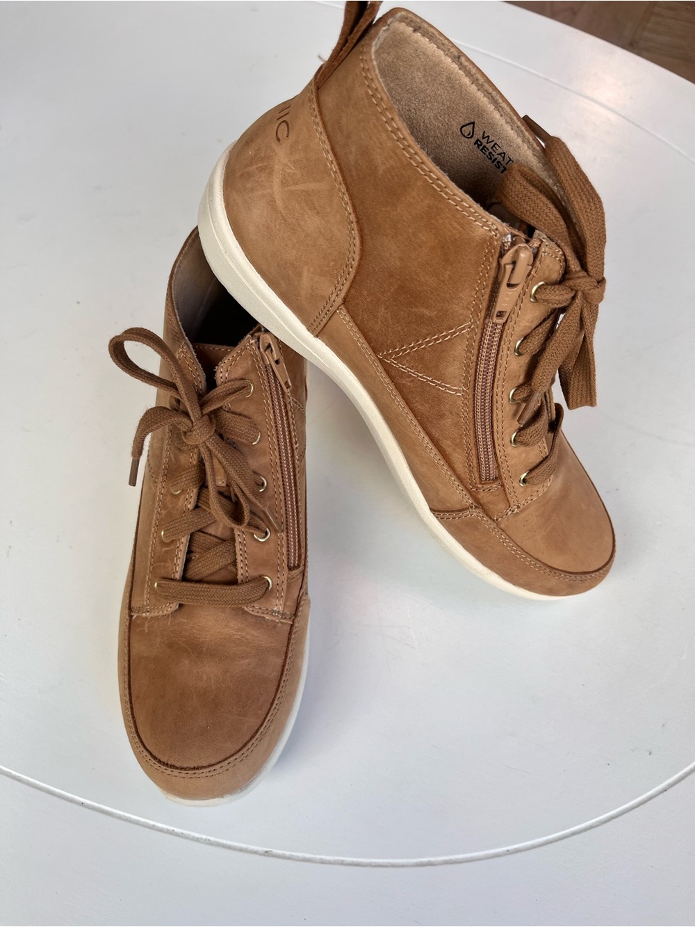 Vionic Womens Chukka Boots in Cognac Brown